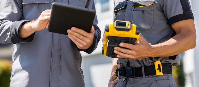 בודקי בית לשטחים ציבוריים